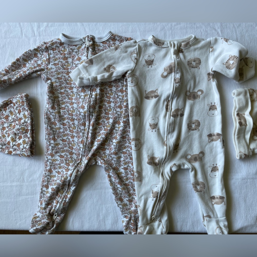 2 organic cotton sleeper sets.